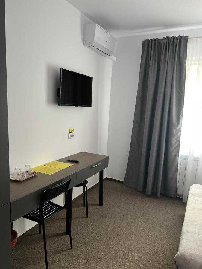 Stef Rooms Tirgu Frumos Esterno foto