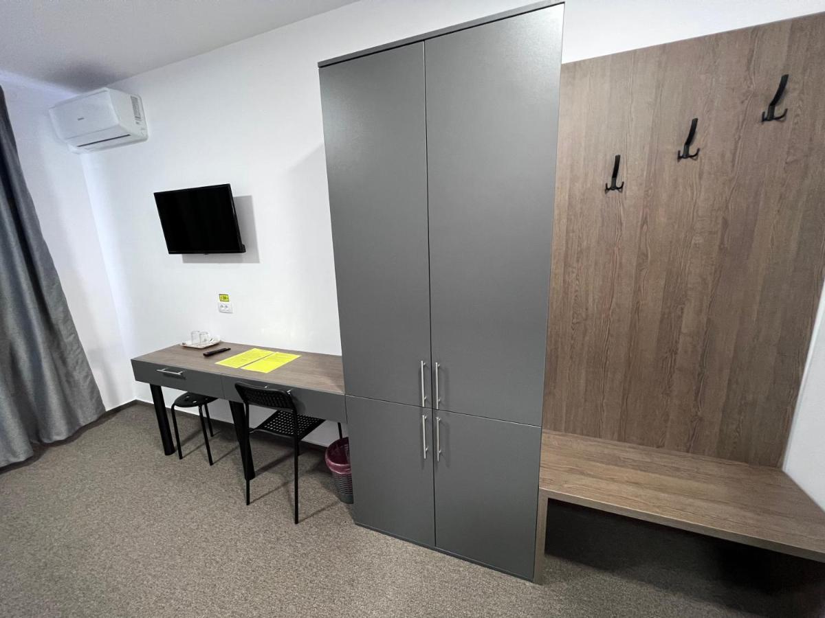 Stef Rooms Tirgu Frumos Esterno foto