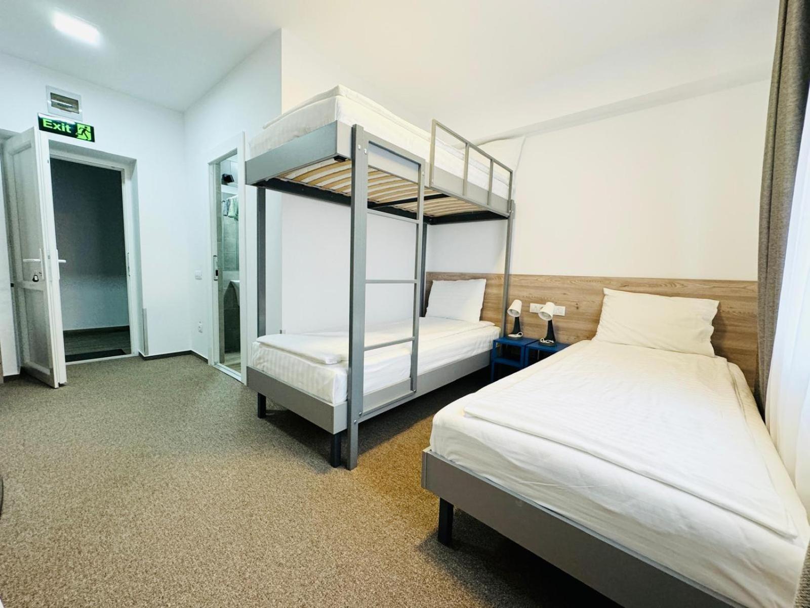Stef Rooms Tirgu Frumos Esterno foto