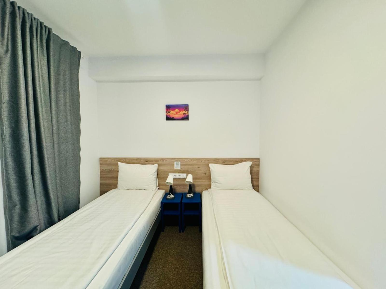 Stef Rooms Tirgu Frumos Esterno foto